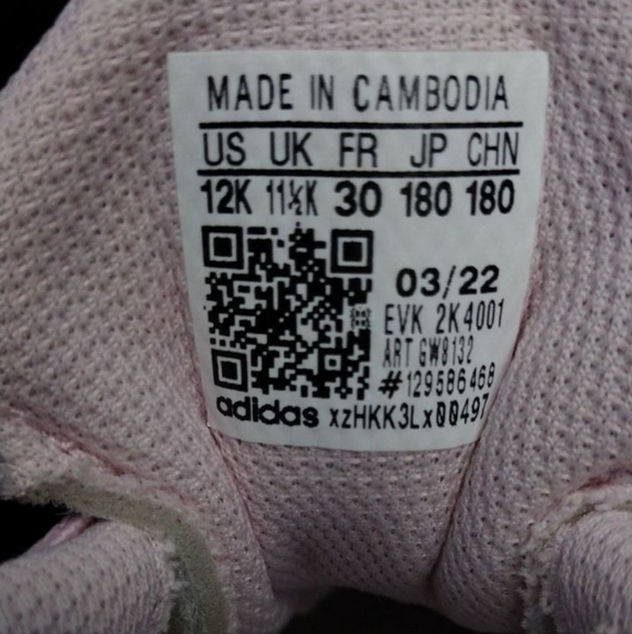 Introducing the Pink Adidas Ozelia Size 12 Kids - Step into Style and Comfort! - Picture 2 of 6